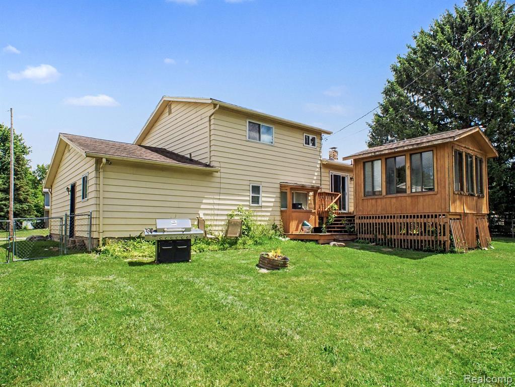428 Carrie Drive, Flushing, MI 48433 — Photo 15