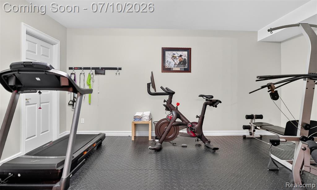 12172 Woodline Drive, Fenton, MI 48430 — Photo 45