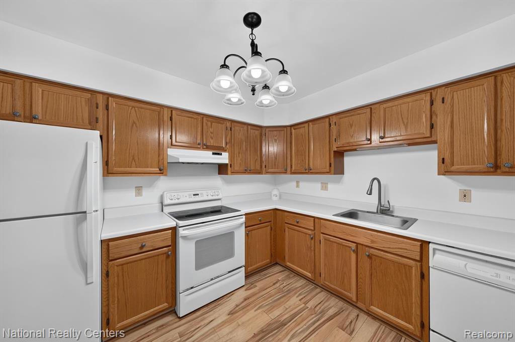 61171 Greenwood Drive, South Lyon, MI 48178 — Photo 15