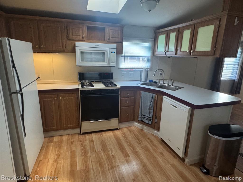 48574 Lakeview E, Shelby Twp, MI 48317 — Photo 8