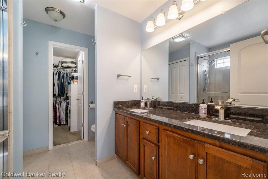 53643 VALLEYWOOD Drive, South Lyon, MI 48178 — Photo 17