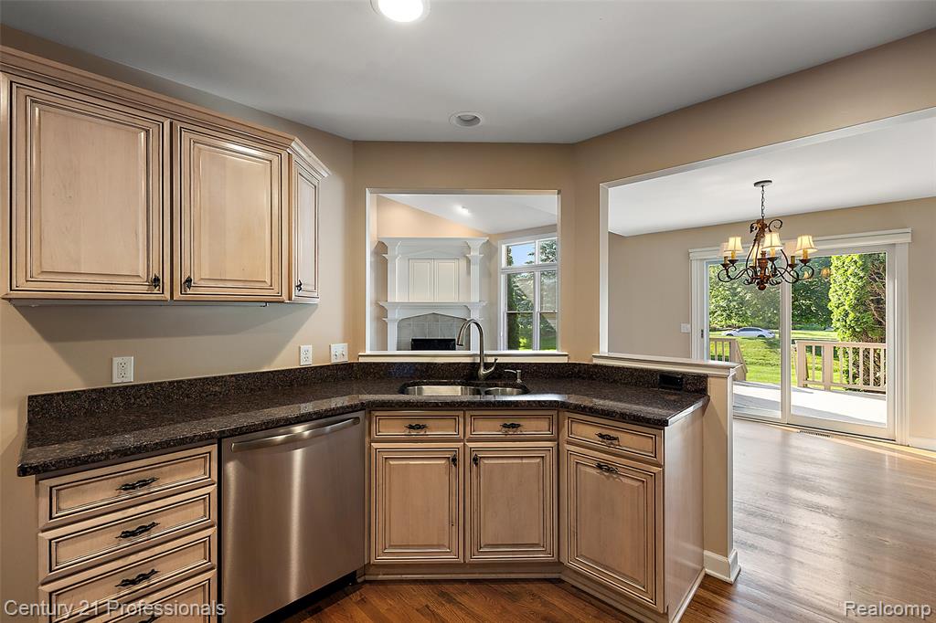 4013 Ardsley Court, Clarkston, MI 48348 — Photo 13