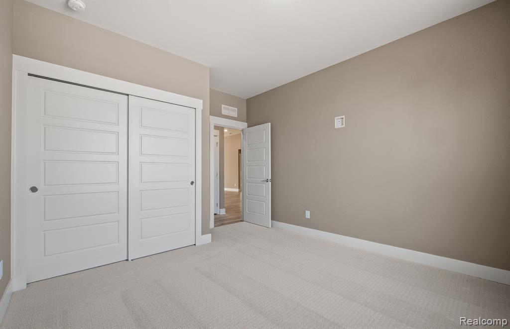 748 W SPANIEL Drive, Ann Arbor, MI 48108 — Photo 17