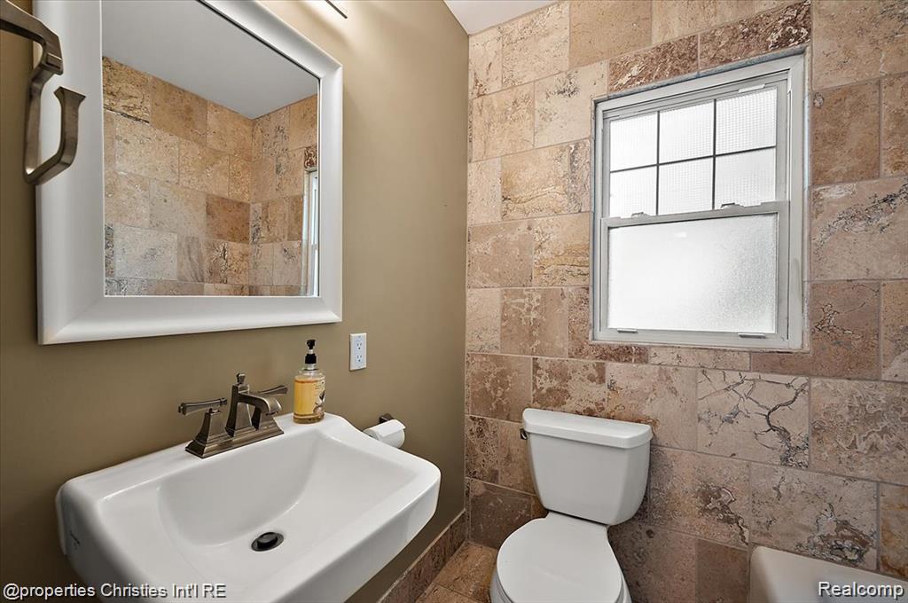 11346 E Shore Drive, Whitmore Lake, MI 48189 — Photo 36
