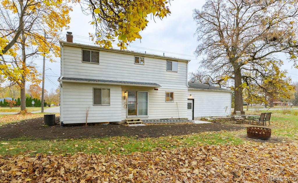 5368 LAPEER Road, Burton, MI 48509 — Photo 38