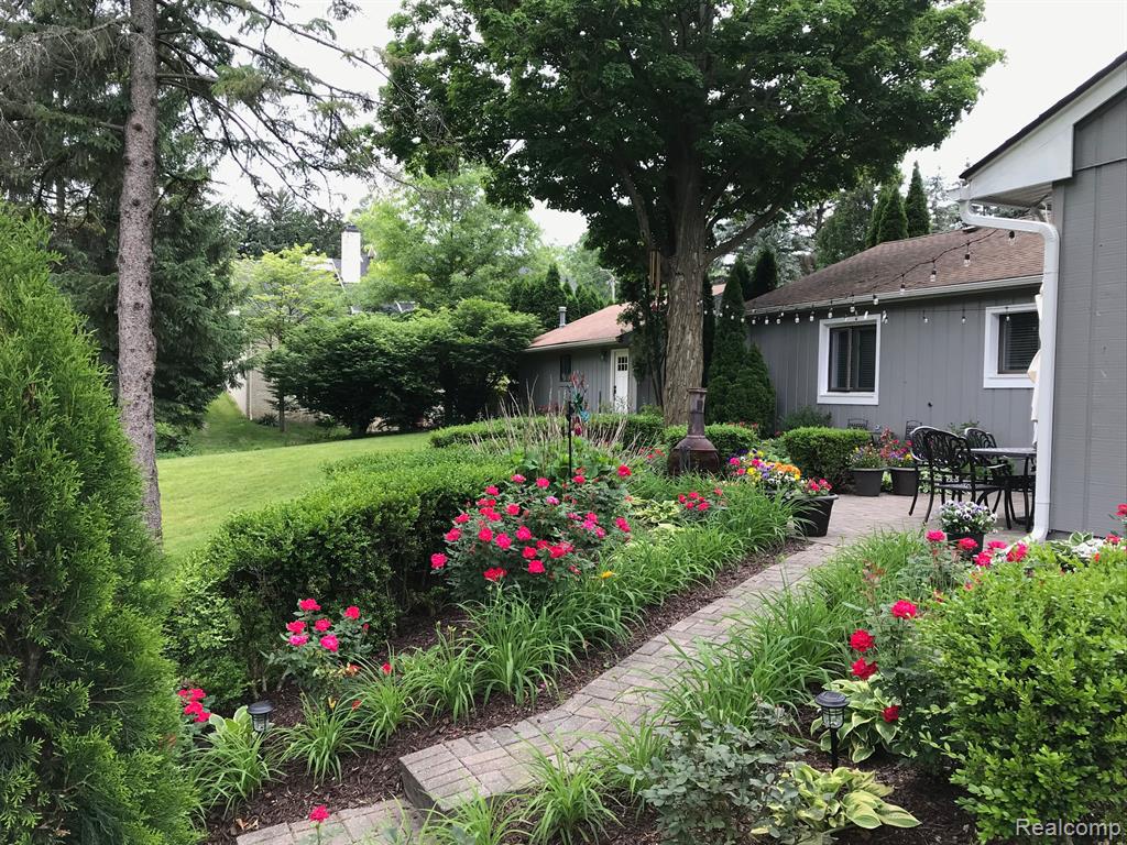 46877 W ANN ARBOR Trail, Plymouth, MI 48170 — Photo 29