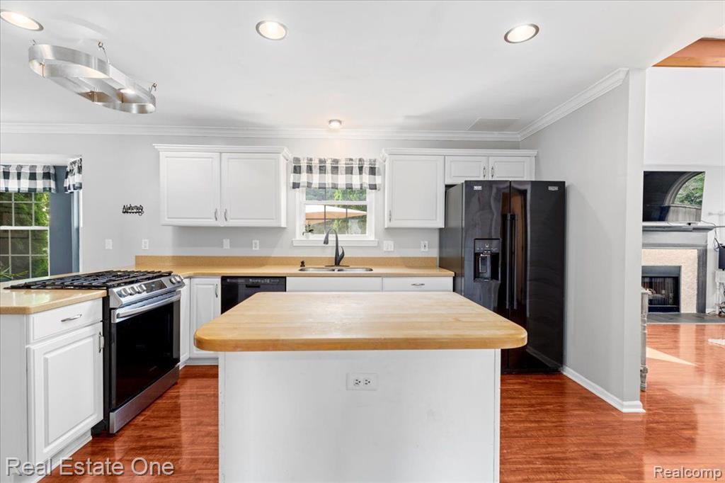 805 WOODLEIGH Way, Oxford, MI 48371 — Photo 24