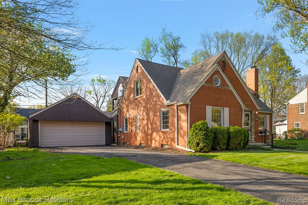 32321 Arlington Drive, Beverly Hills, MI 48025 — Photo 2