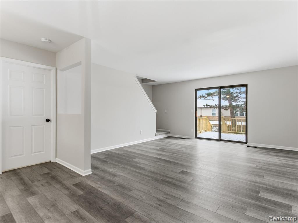 25927 New Forest Court, New Baltimore, MI — Photo 16