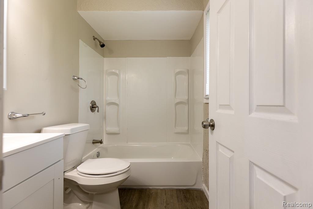 564 Marquette Drive, Detroit, MI 48214 — Photo 23