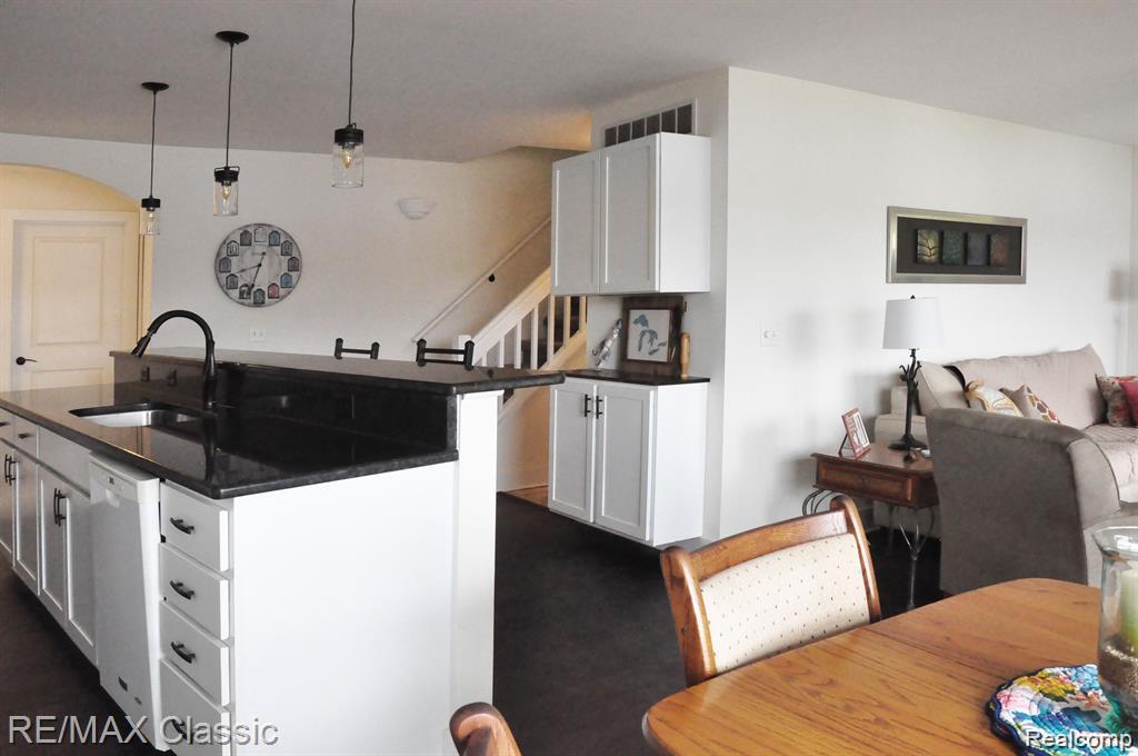 5050 Island Shore Drive, Pinckney, MI 48169 — Photo 16