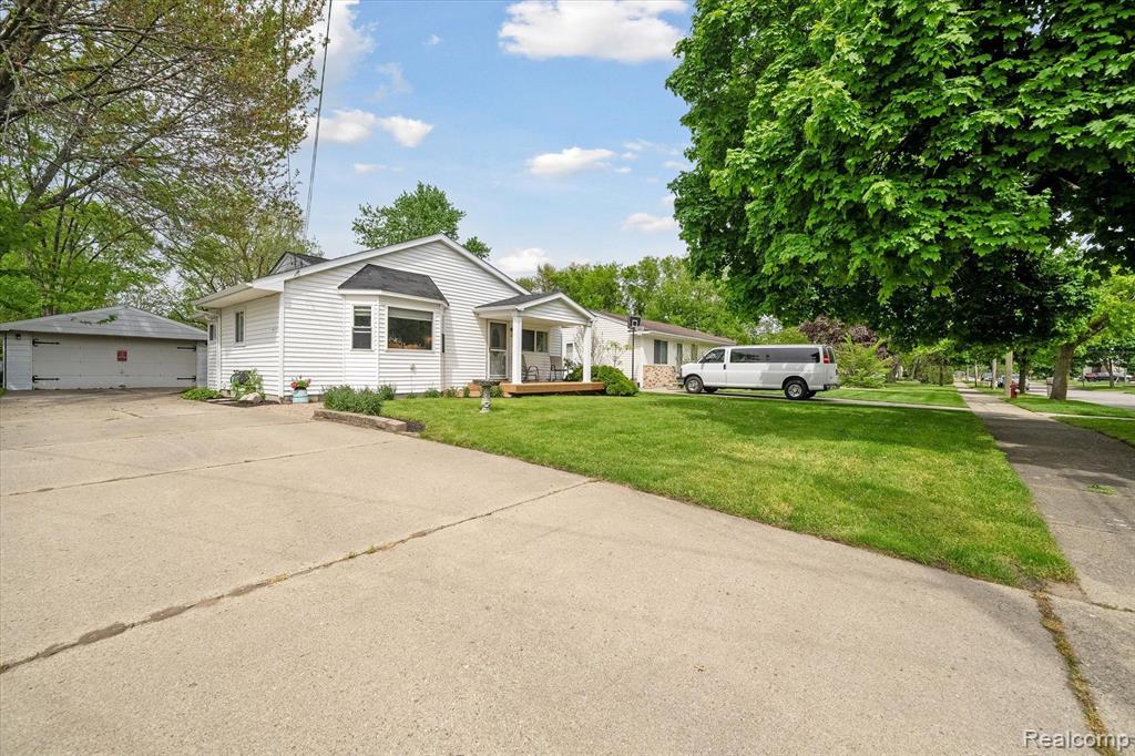 6091 COTTER Avenue, Sterling Heights, MI 48314 — Photo 2