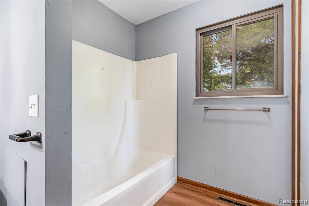 5430 Tittabawassee Road, Saginaw, MI 48604 — Photo 18