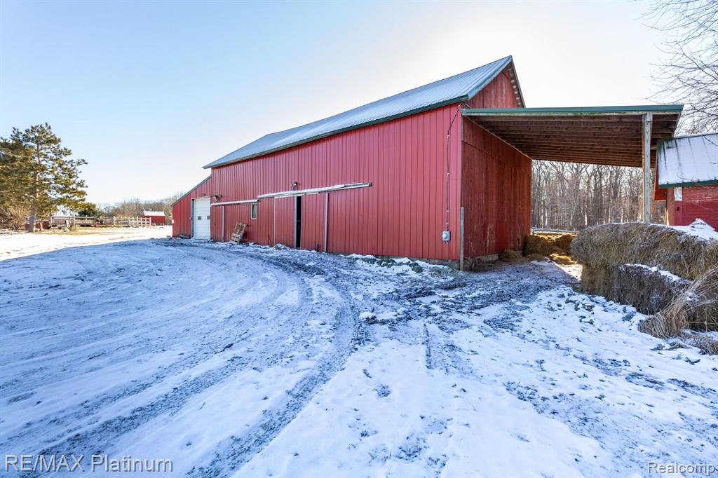 536 N CEDAR Road, Fowlerville, MI 48836 — Photo 58