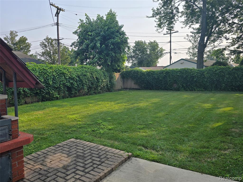 535 Lytle Place, Garden City, MI — Photo 32