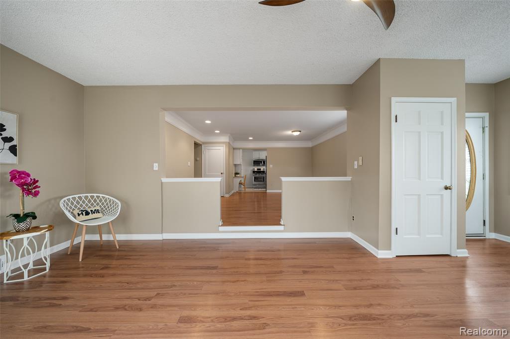 8603 Hibbing Street, Commerce Twp, MI 48382 — Photo 9