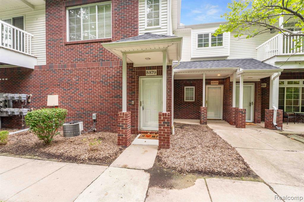 5379 Twin Oaks Drive, Sterling Heights, MI 48314 — front exterior
