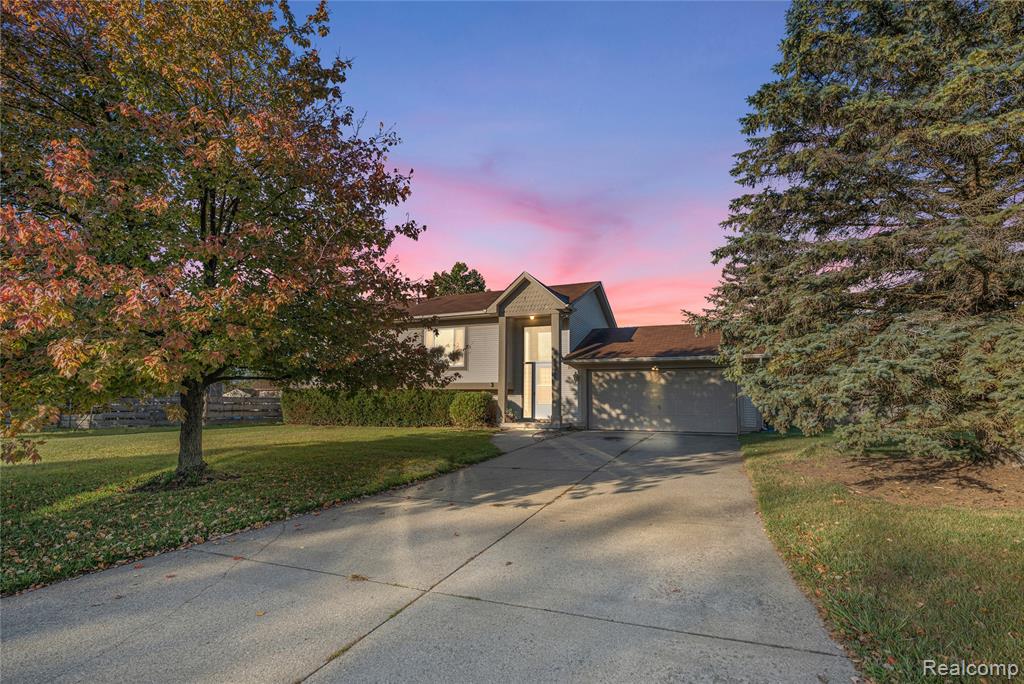 6068 Hearthside Place, Grand Blanc, MI 48439 — Photo 24