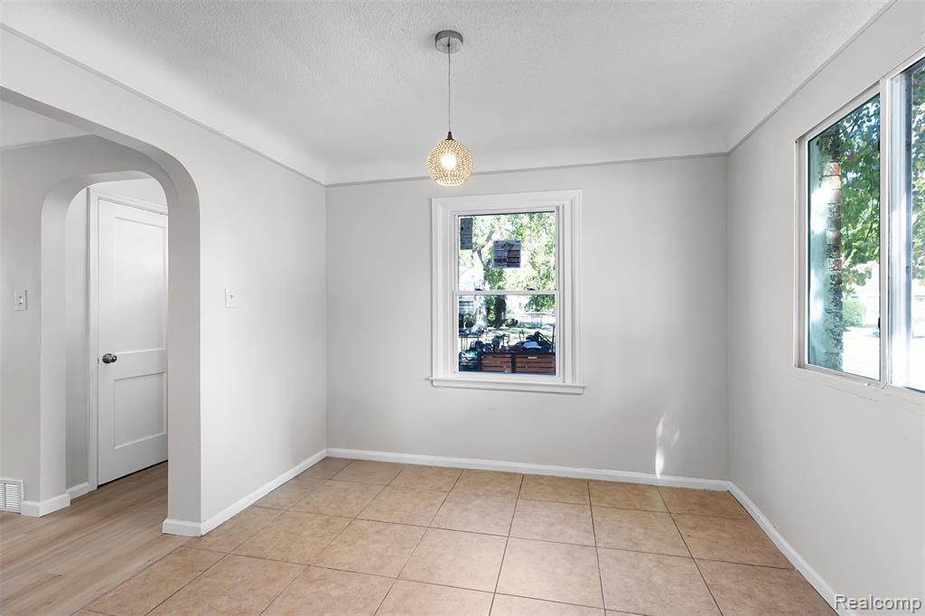 19003 Curtis Street, Detroit, MI 48219 — Photo 10
