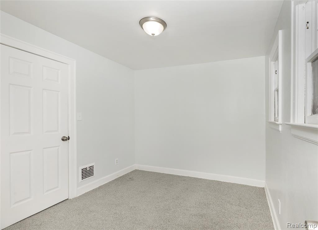 9555 Coyle Street, Detroit, MI 48227 — Photo 11