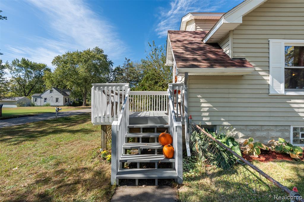 4400 Louella Drive, Waterford, MI 48329 — Photo 8