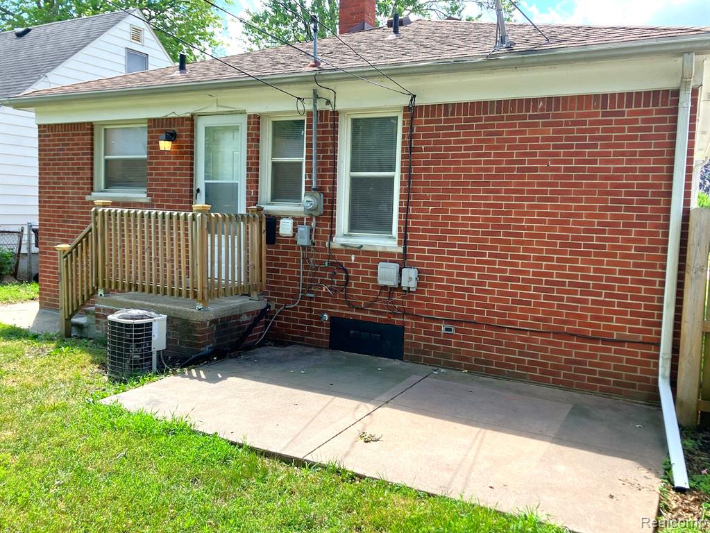 8131 THEISEN, Center Line, MI 48015 — Photo 5