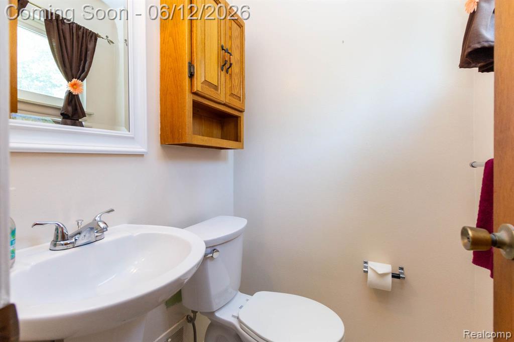 4062 Lexington Drive, Trenton, MI 48183 — Photo 22