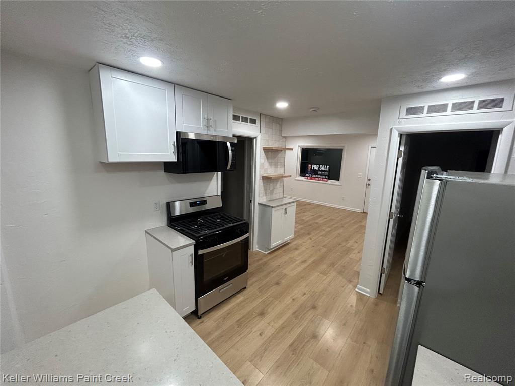 667 Heights Road, Lake Orion, MI 48362 — Photo 4