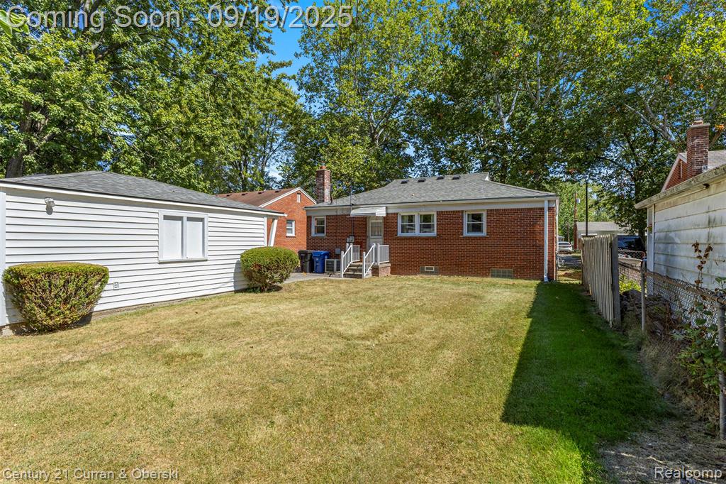 9001 Leverne, Redford, MI 48239 — Photo 39