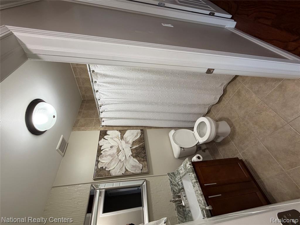 8455 Williamstown Drive, Shelby Twp, MI 48316 — Photo 8