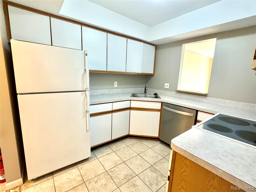 852 N Main Street, Milford, MI 48381 — Photo 4