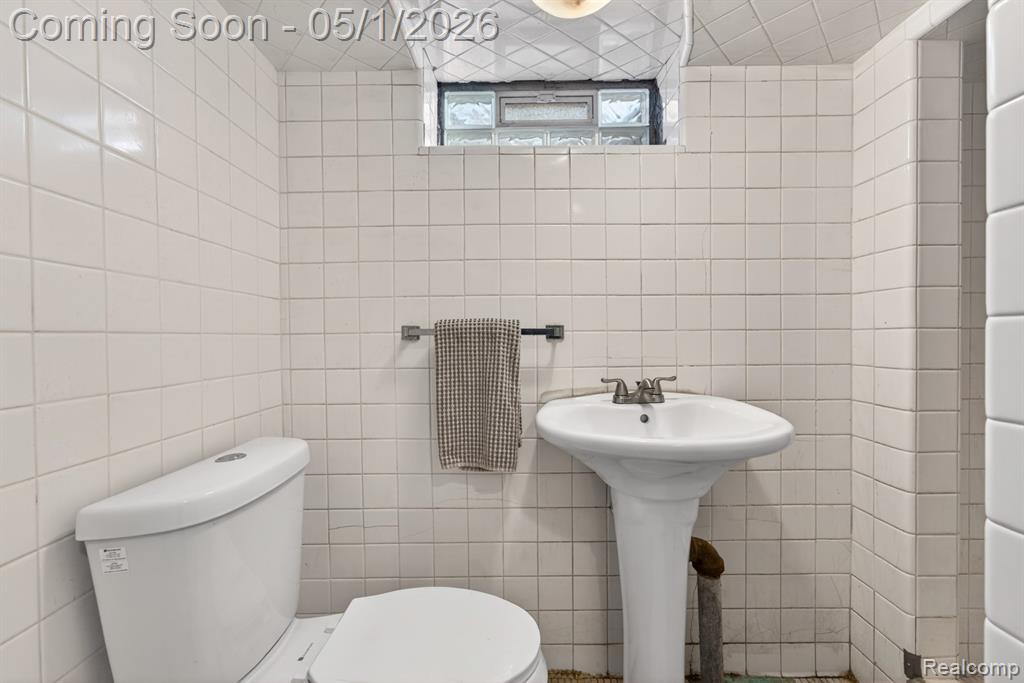 20479 Old Homestead Drive, Harper Woods, MI 48225 — Photo 26