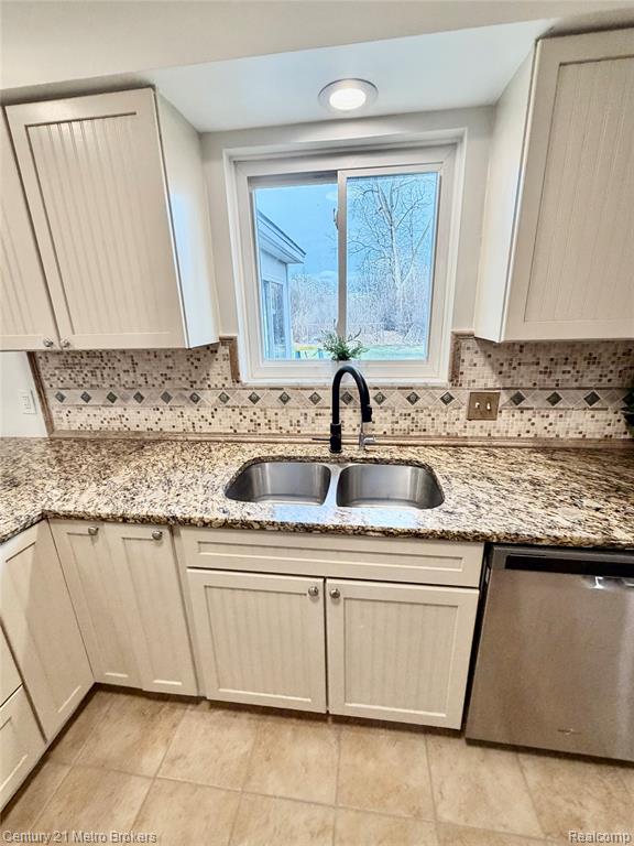 5221 Capri Lane, Flint, MI 48507 — Photo 14