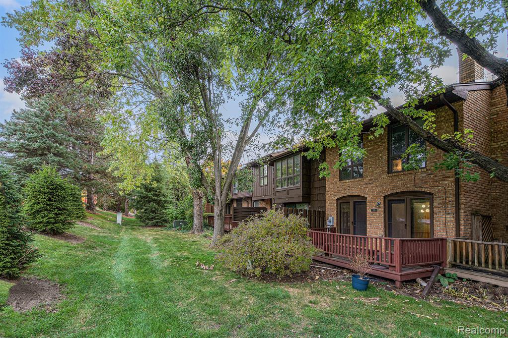 1090 Greenhills Drive, Ann Arbor, MI 48105 — Photo 28