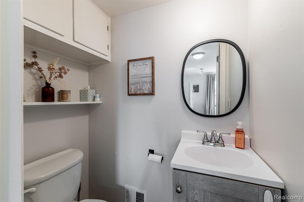 23625 STONEHENGE Boulevard, Novi, MI — Photo 19