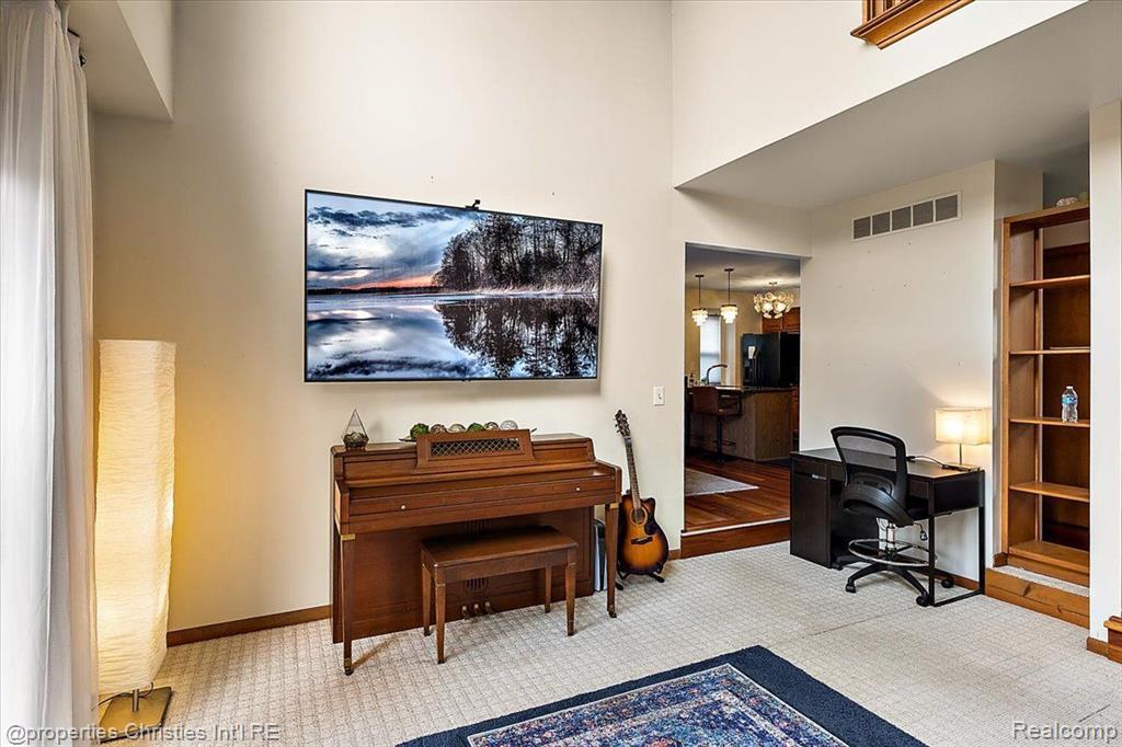 8241 LAKE PINE Drive, Commerce Twp, MI 48382 — Photo 8