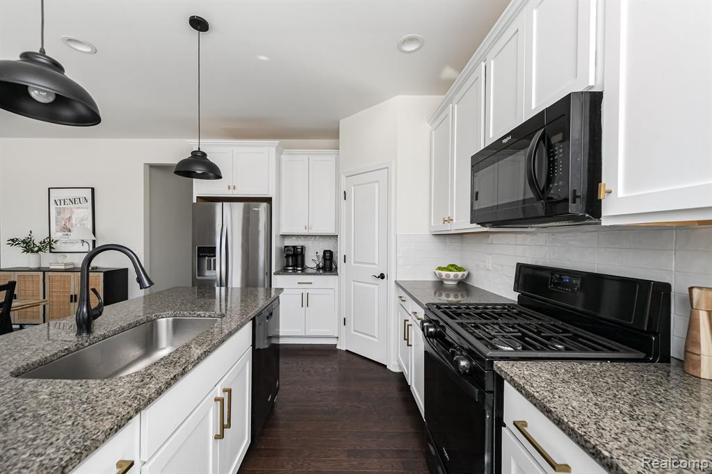 4314 ROLLING MEADOW Lane, Ypsilanti, MI 48197 — Photo 10