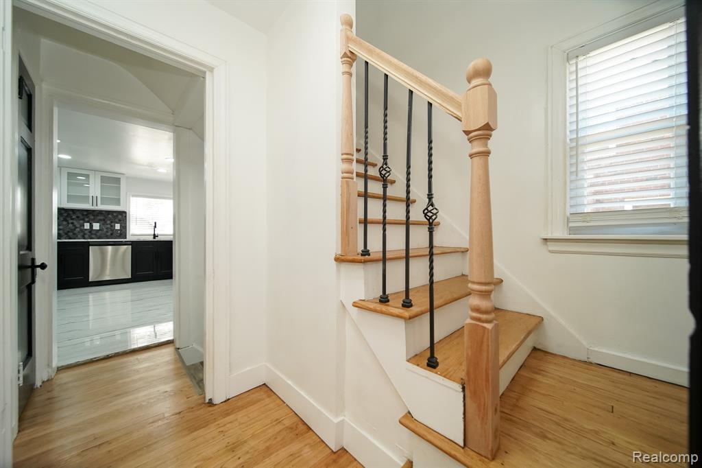 243 Newport Street, Detroit, MI 48215 — Photo 11