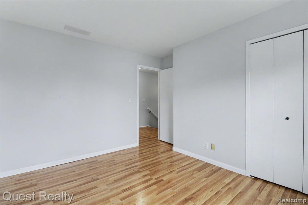 5673 Drake Hollow W Drive W, West Bloomfield, MI — Photo 16