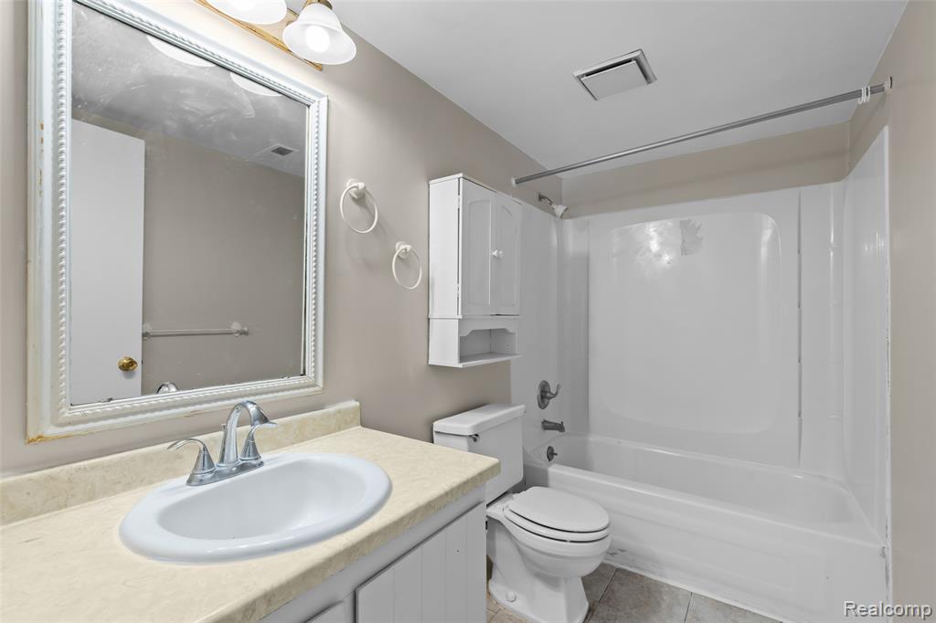 8709 Candlewood Trail, Brighton, MI 48116 — Photo 13