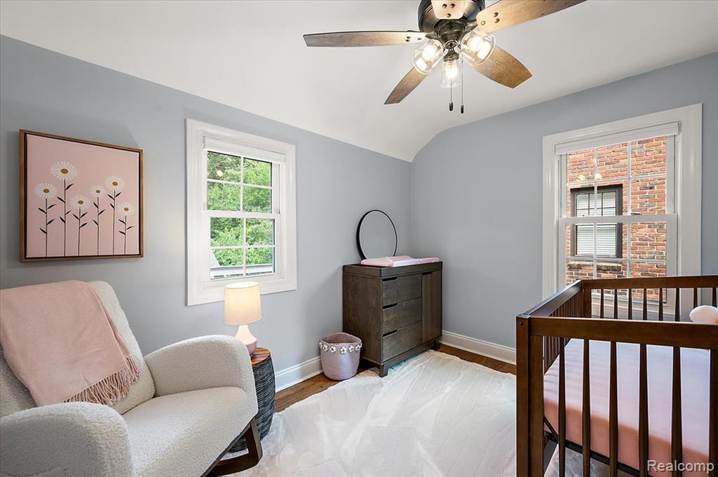 910 W Oakridge Street, Ferndale, MI 48220 — Photo 34