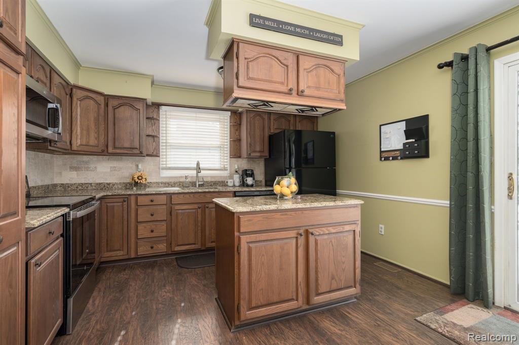 4929 Danbury Drive, Troy, MI 48085 — Photo 11