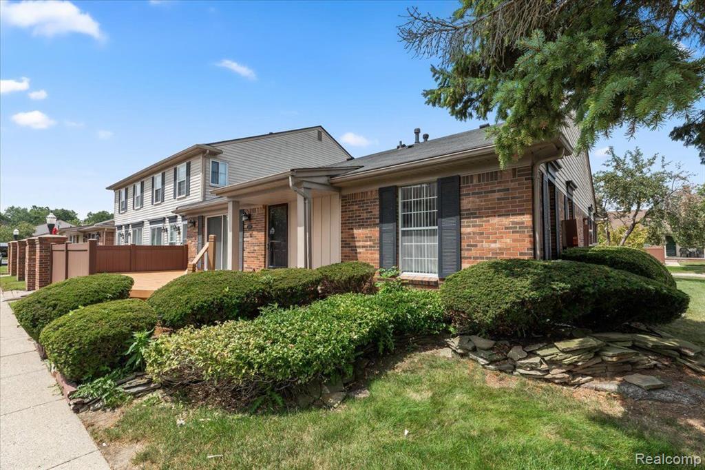 41199 SOUTHWIND Drive, Canton, MI 48188 — Photo 2