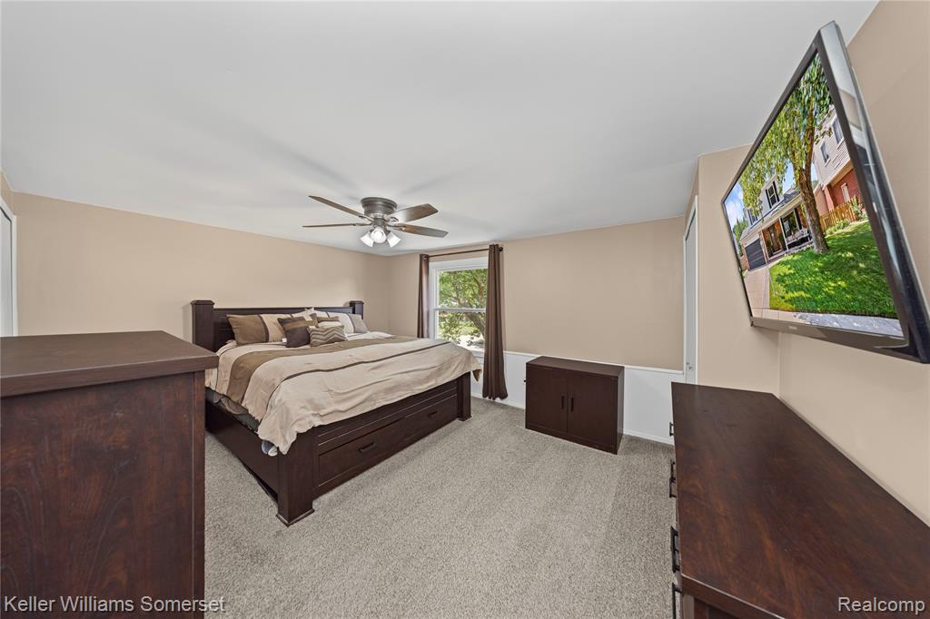 5795 LIMESTONE Drive, Troy, MI 48085 — Photo 32