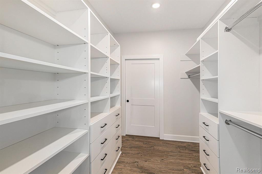 9693 BEVERLY Drive, Lakeland, MI — Photo 14