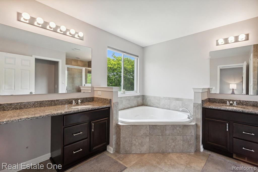 57980 Sunflower Circle N, New Hudson, MI 48165 — Photo 15