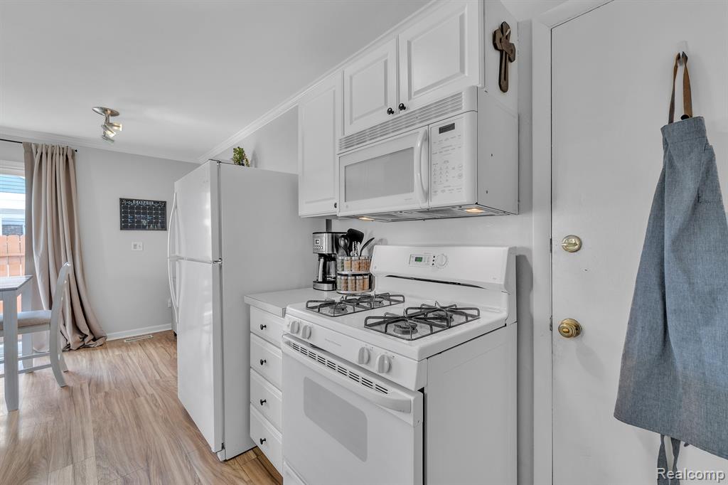 23625 STONEHENGE Boulevard, Novi, MI — Photo 18