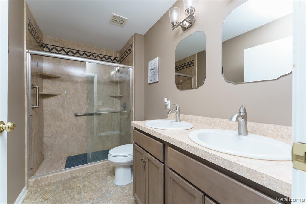 10488 W Grand River Road, Fowlerville, MI 48836 — Photo 17
