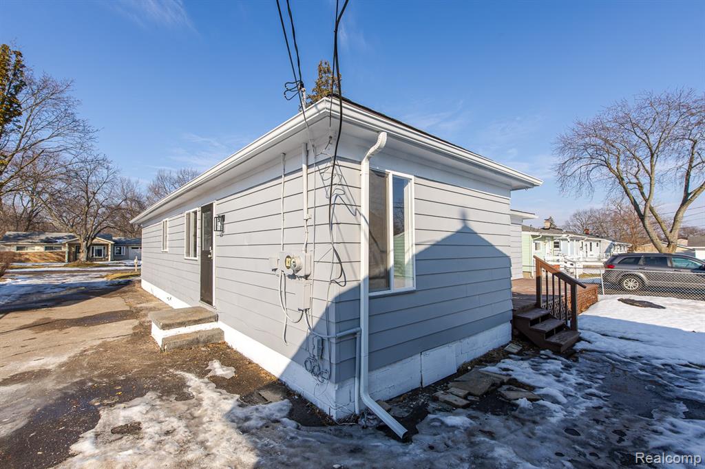 4075 Kempf Street, Waterford, MI 48329 — Photo 43