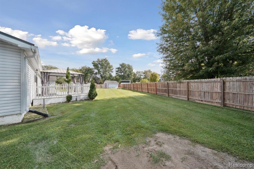 4056 Day Street, Burton, MI 48519 — Photo 32